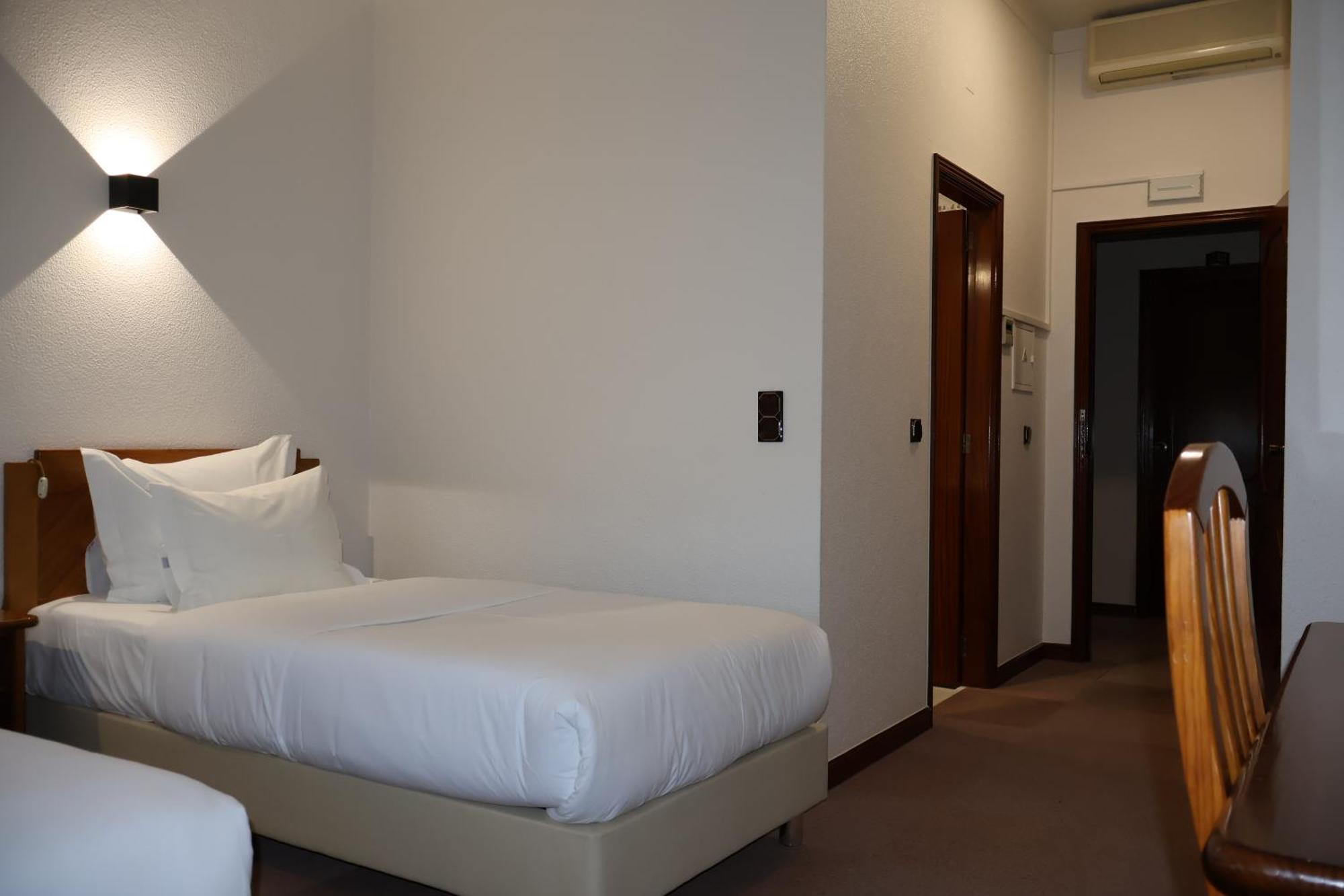 Hotel Santhyago تروفا الغرفة الصورة